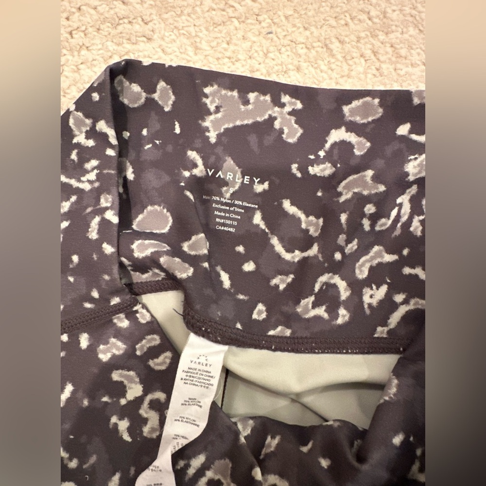 Varley Black Leggings with Light Gray Leopard Print - Picture 3 of 3